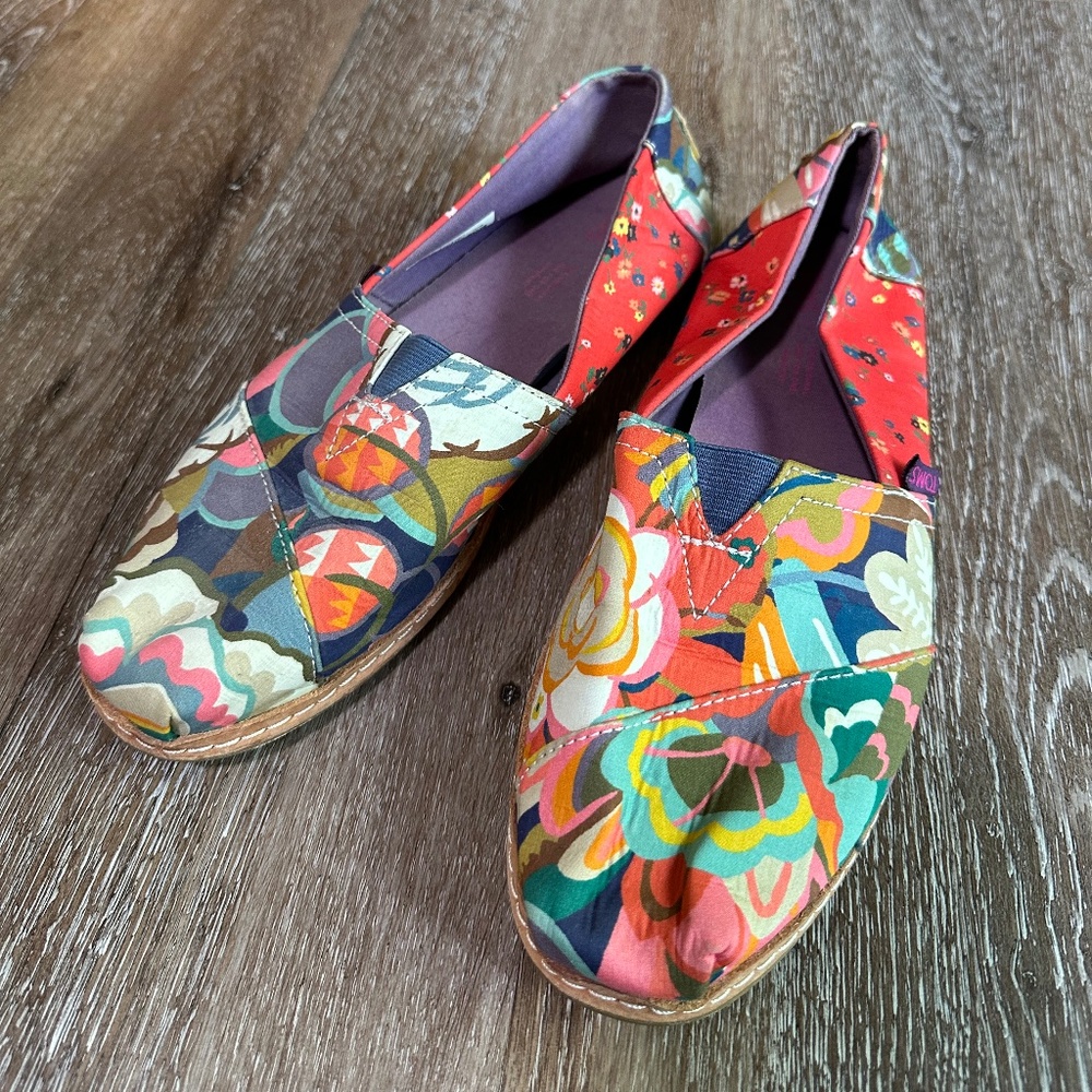 Toms & Liberty of London Floral Alpargatas